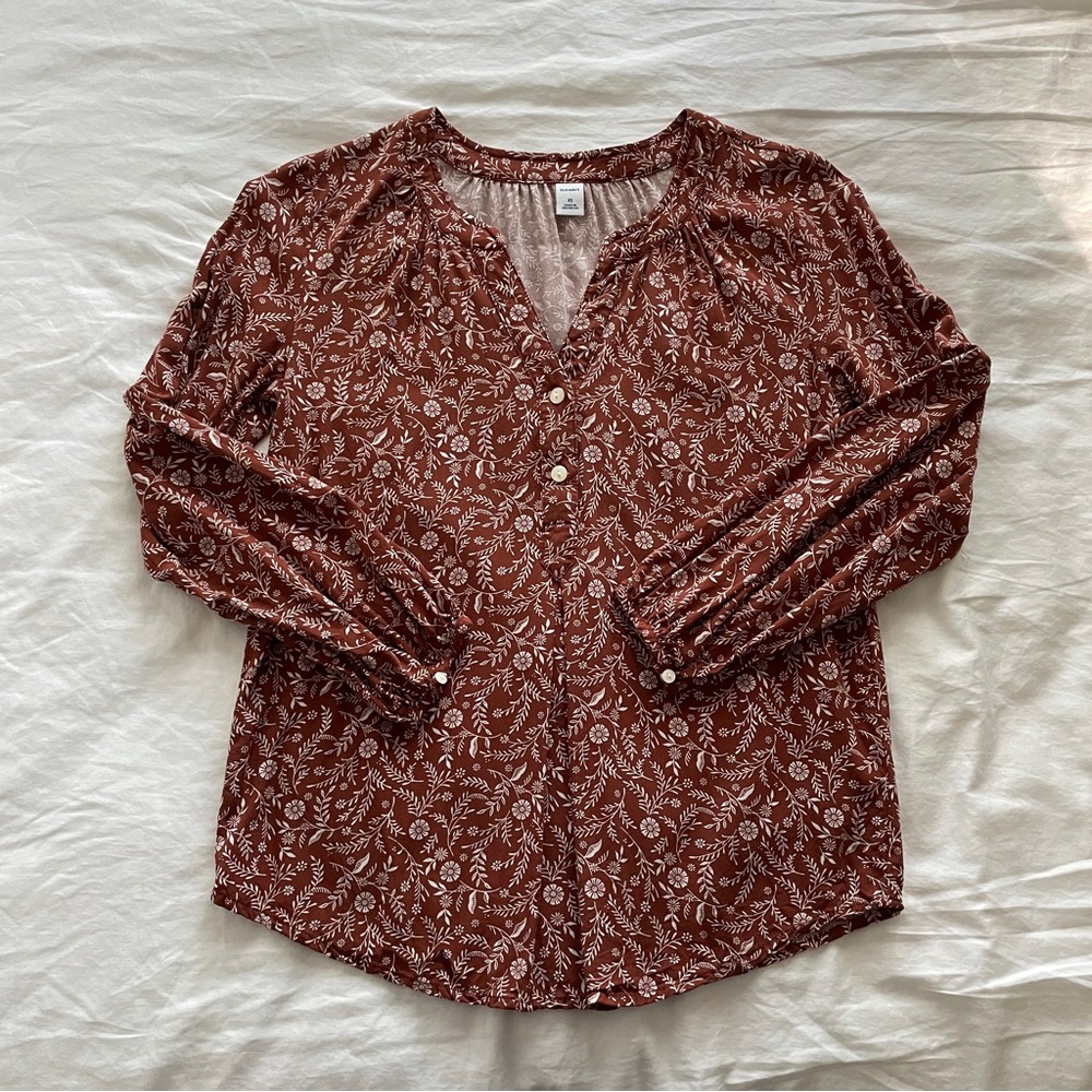 Elegant Red Floral Blouse with Button Detail